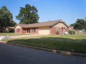 Building Photo - 7701 Briarwood Ave