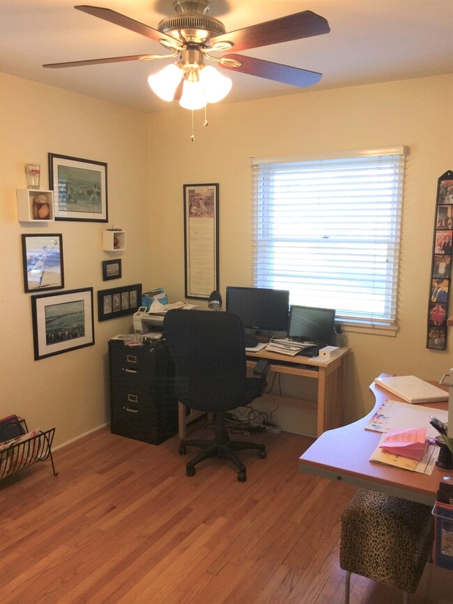 Upstairs Bedroom - 1545 S Steele St