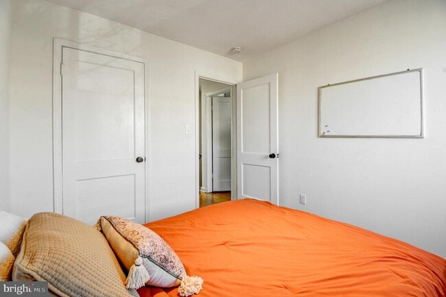 Building Photo - 1371 Adams St NE