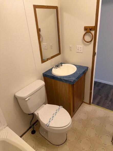 Building Photo - 865 Qappuella Dr