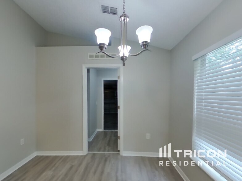 Building Photo - 12266 Glenn Hollow Dr