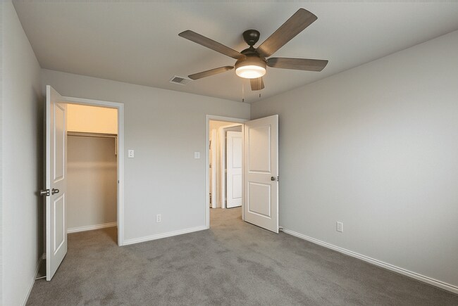 Building Photo - 10514 Egremont