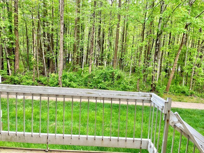 Building Photo - 102 Falcongate Dr