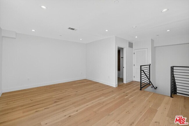 Building Photo - 2412 Eads St