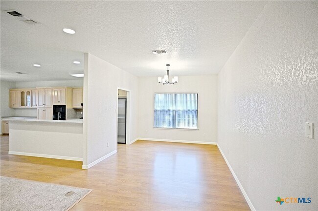 Building Photo - 2725 Diamond Trail