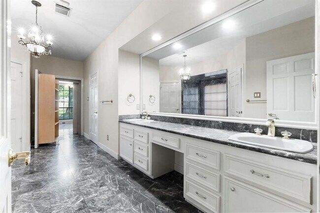 Building Photo - 6803 Walton Heath Dr