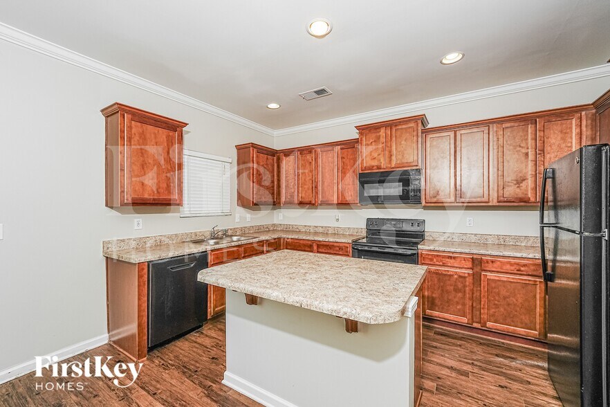 Building Photo - 5069 Bella Ct