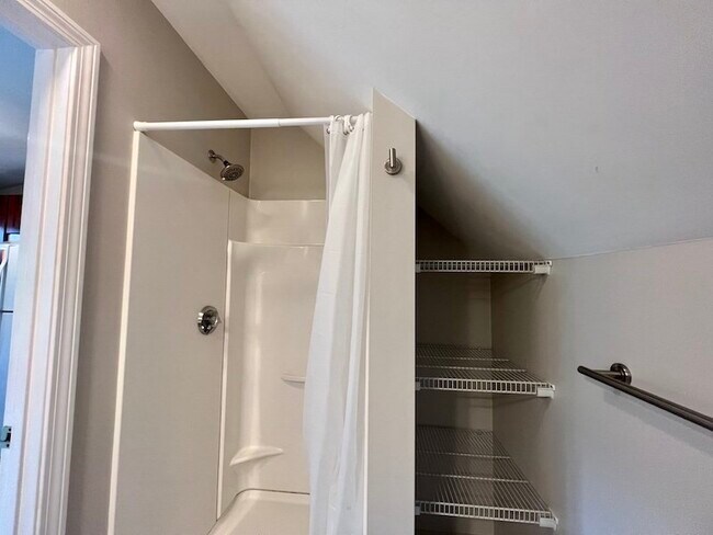 Building Photo - 17 Sanborn St