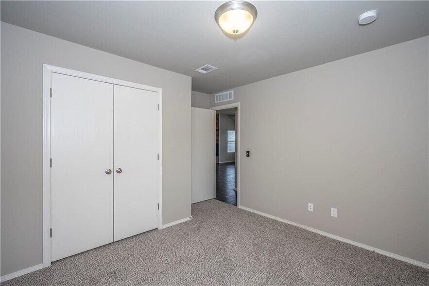 Building Photo - 2600 NW 185th St