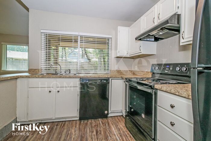 Building Photo - 405 Lone Oak Cir