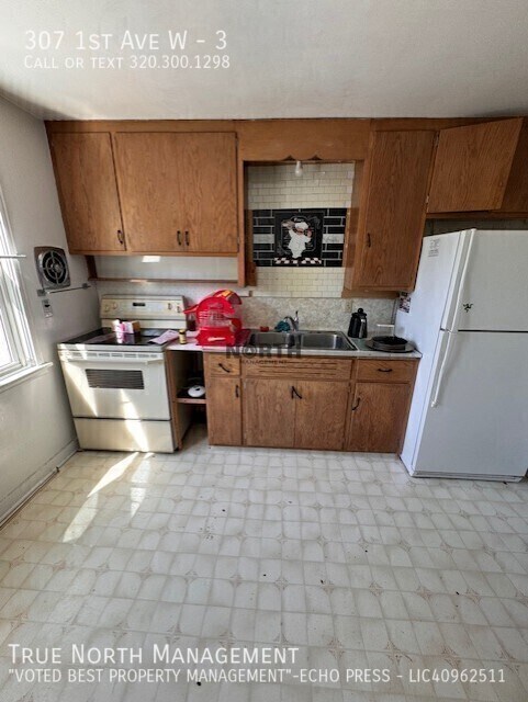 Building Photo - 307 1st Ave W