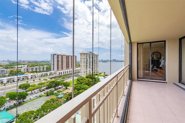 Building Photo - 11113 Biscayne Blvd