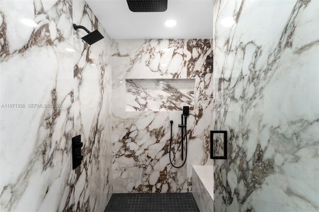 Building Photo - 900 Biscayne Blvd