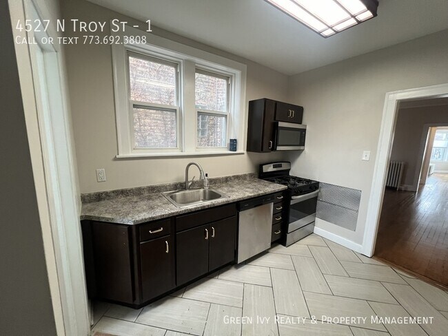 Building Photo - 4527 N Troy St
