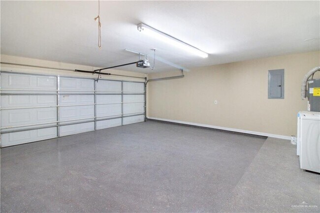 Building Photo - 28 N Champagne