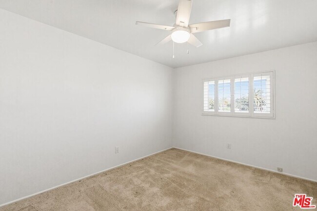 Building Photo - 2752 Guirado St