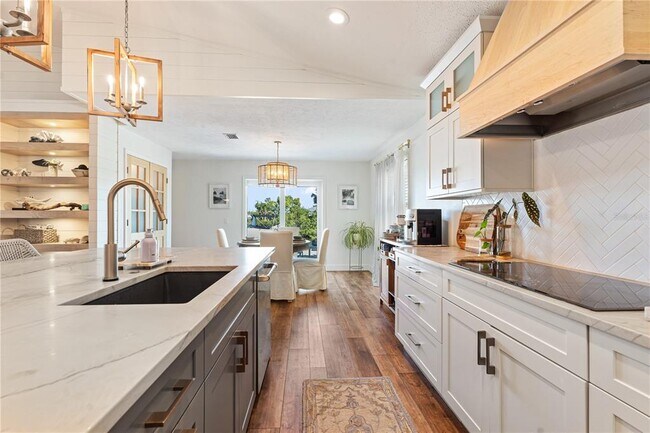 Building Photo - 6611 Surfside Blvd