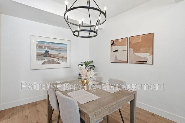 Building Photo - 9708-9708 E Vía Linda