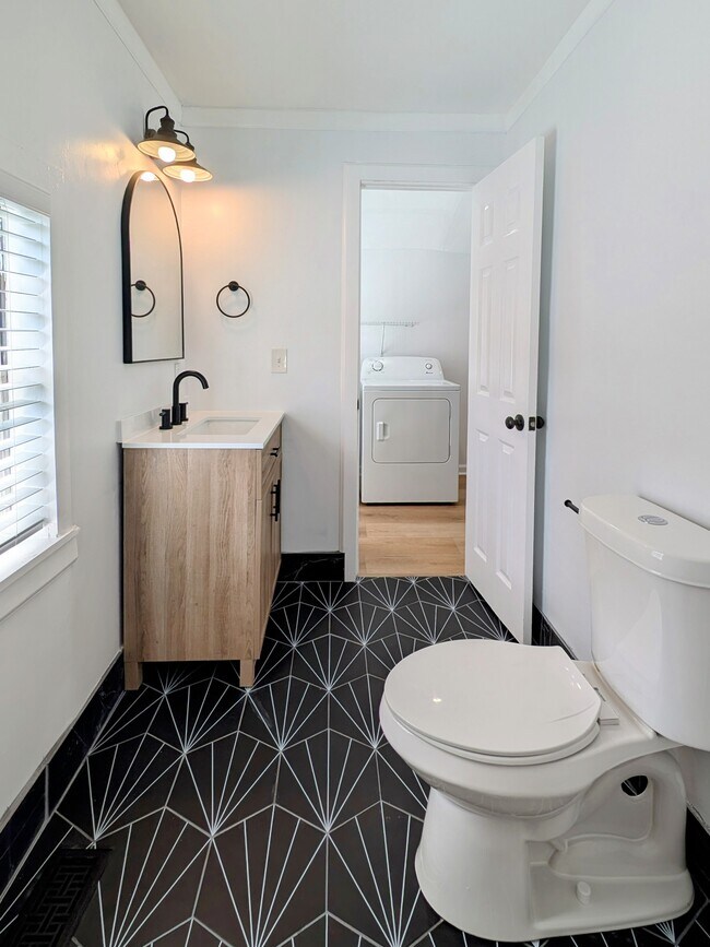 Building Photo - 520 48th St S