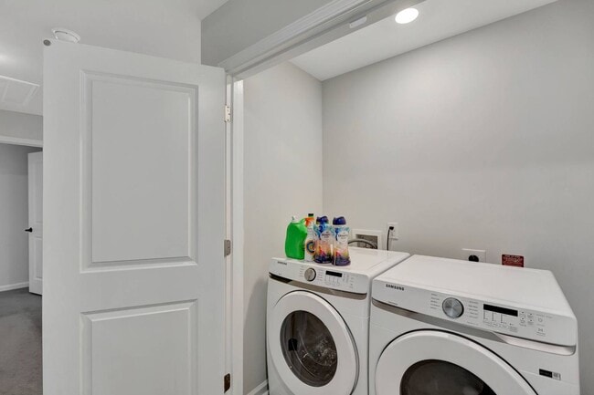 Building Photo - Townes at Merrimack