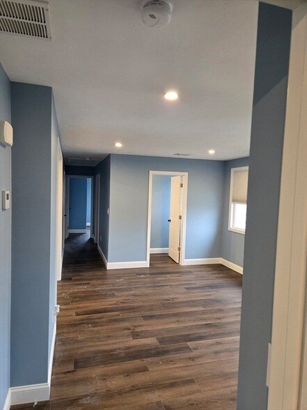 Building Photo - 37 Rose Glen St