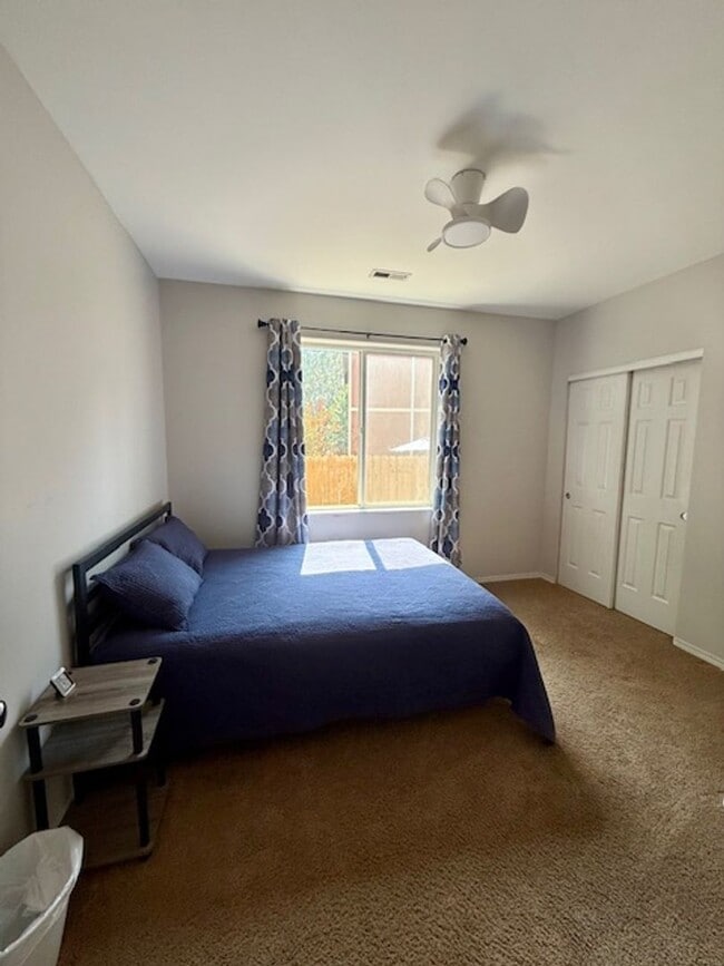 Building Photo - Charming Craftsman Home in SW Bend!