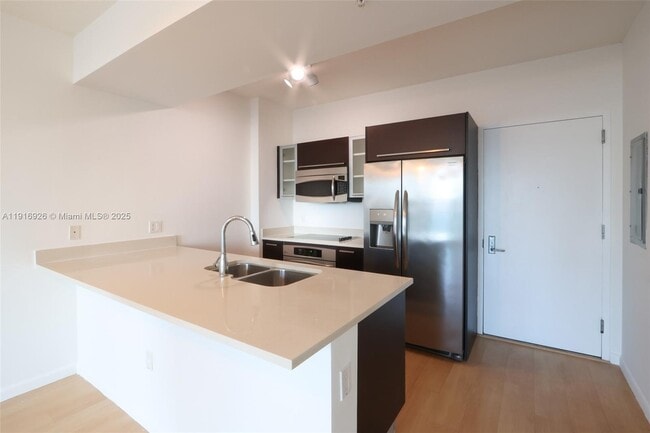 Building Photo - 333 NE 24th St