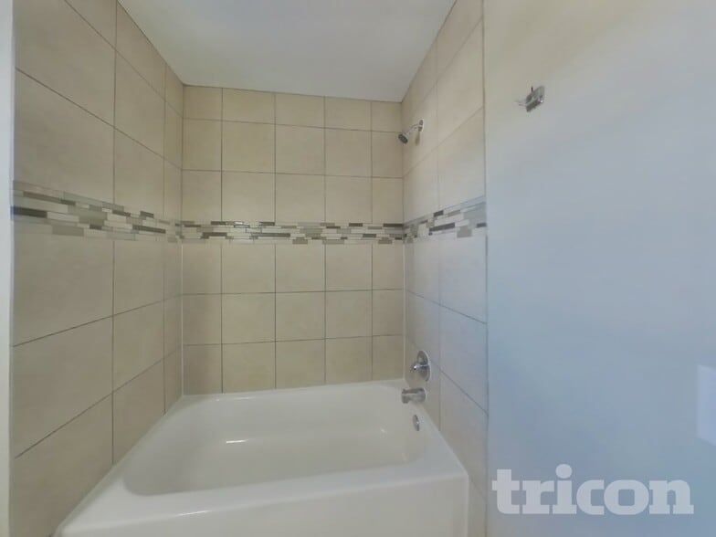 Building Photo - 2304 Whitley Ln