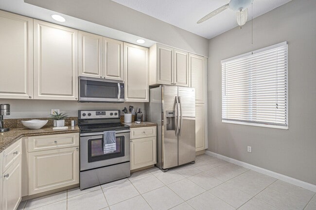 Building Photo - 7 Harbour Isle Dr E