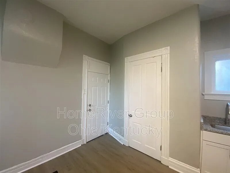 Building Photo - 329 E 16th St