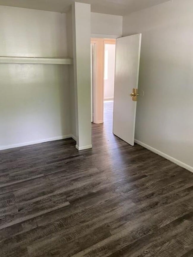Building Photo - Charming 3-Bedroom Home with Spacious Yard...