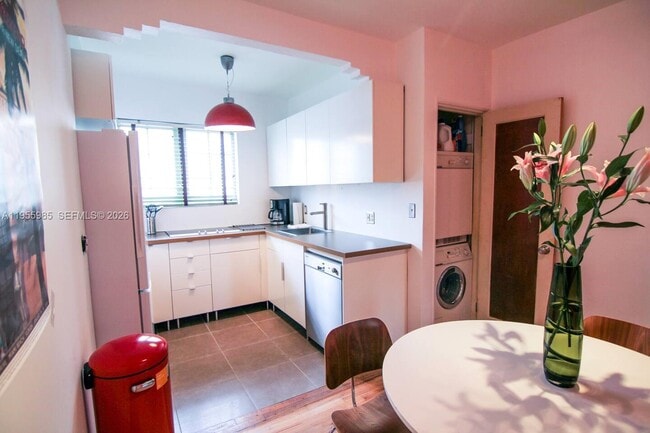 Building Photo - 400 Meridian Ave