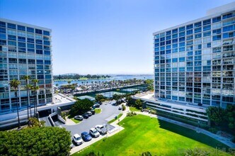 Building Photo - 1720 Avenida Del Mundo