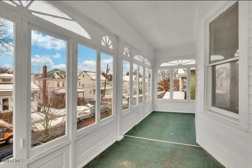 Building Photo - 6 W Erie St