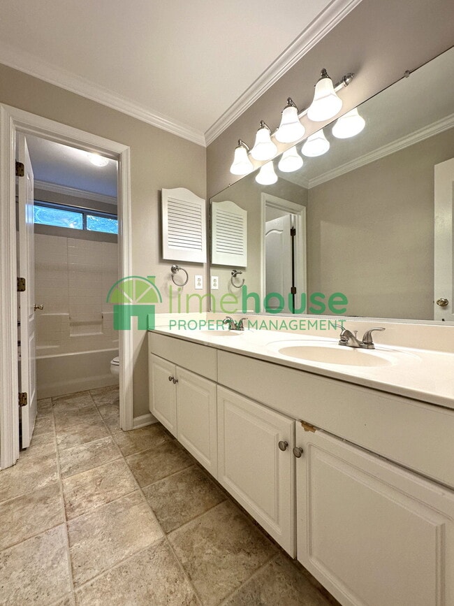 Building Photo - 2849 Crossings Dr