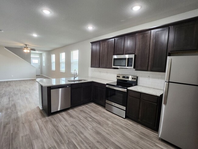 Building Photo - Luxury Living in the Heart of Cibolo!