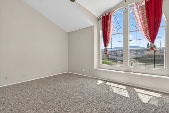 Building Photo - 2413 Agua Fria Dr NE