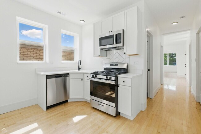 Building Photo - 1928 W 21st St