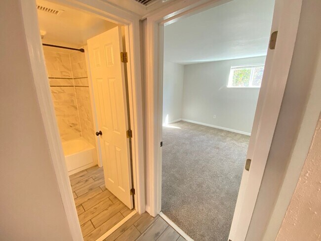 Building Photo - 608 Orange Dr