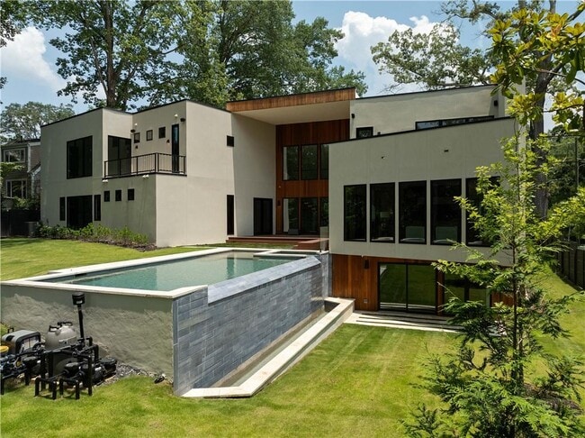 Building Photo - 3566 Cantrell Rd NE