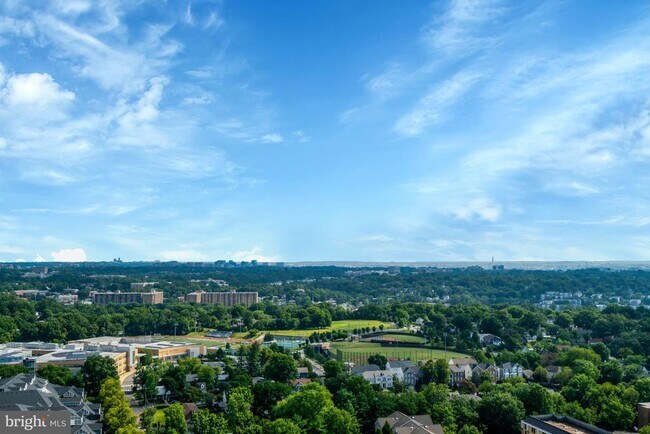 Building Photo - 3705 S George Mason Dr