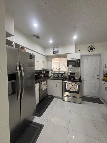 Building Photo - 5271 NW 5th St