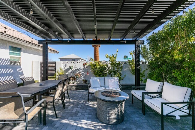 Building Photo - ZONE 8 - 4BD, 2 PRIMARY SUITES, POOL + SPA, OVER HALF AN ACRE LOT, HIGHLY UPGRADED + RENT INCLUDE...