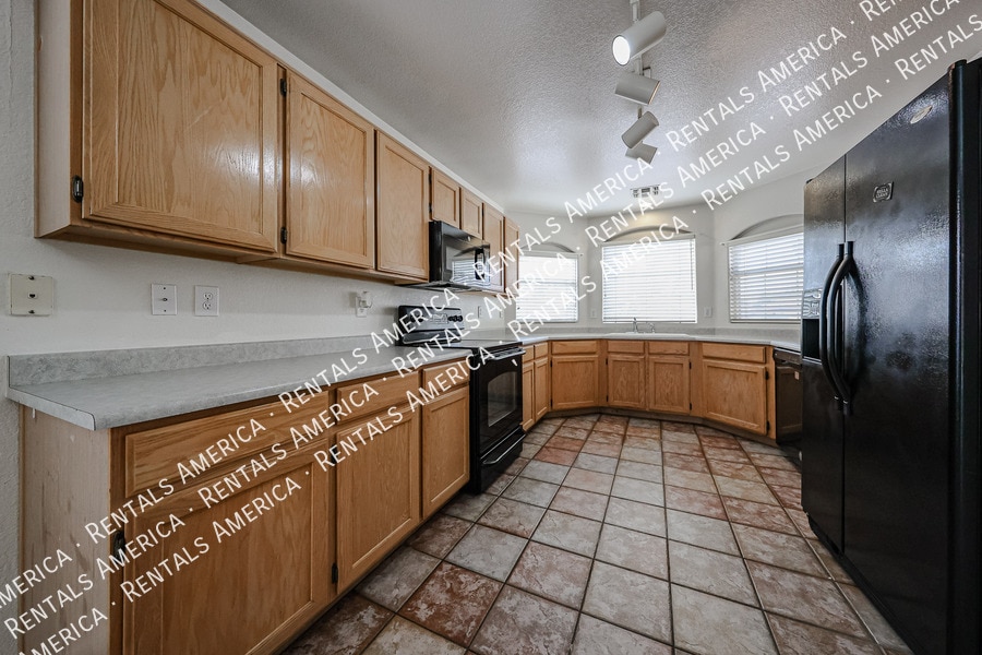 Building Photo - 3884 E Douglas Loop