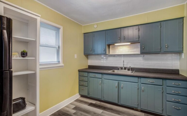 Building Photo - 2431 Gass Ave