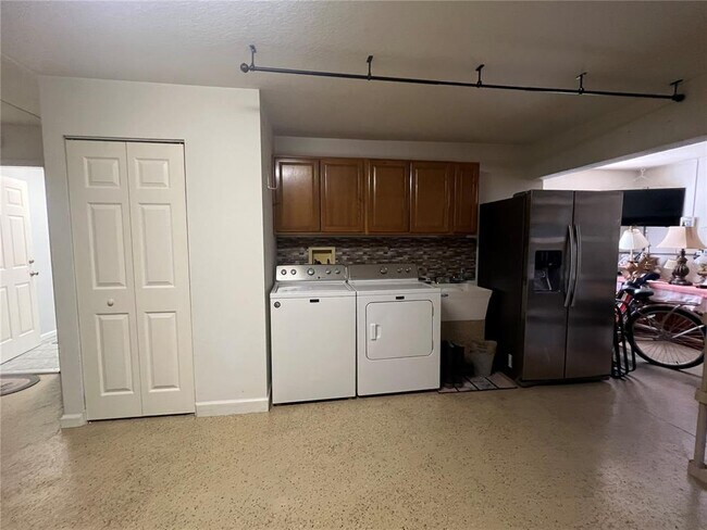 Building Photo - 2515 NW 53rd Ave Rd