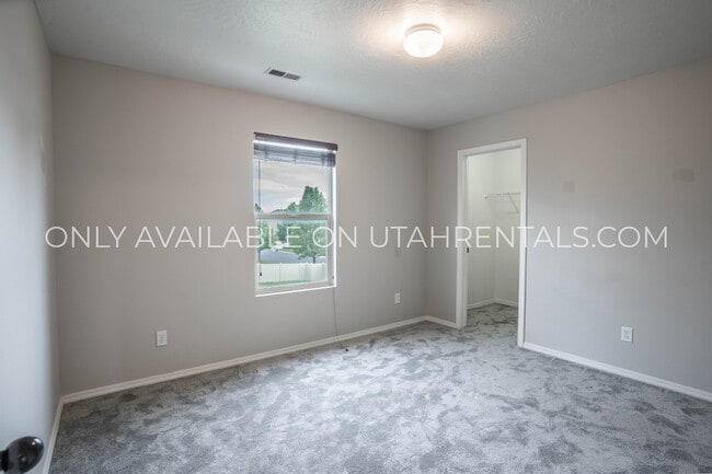 Building Photo - 1787 W 550 N