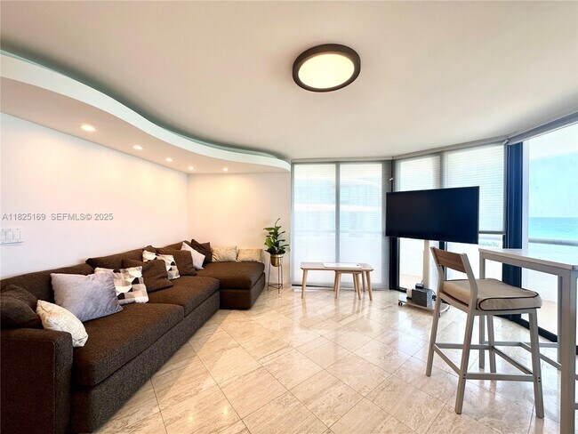 Building Photo - 15645 Collins Ave