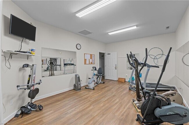 Building Photo - 232 Suri Dr