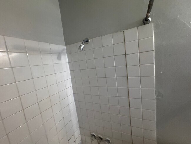 Building Photo - 1895 S Lauderdale St